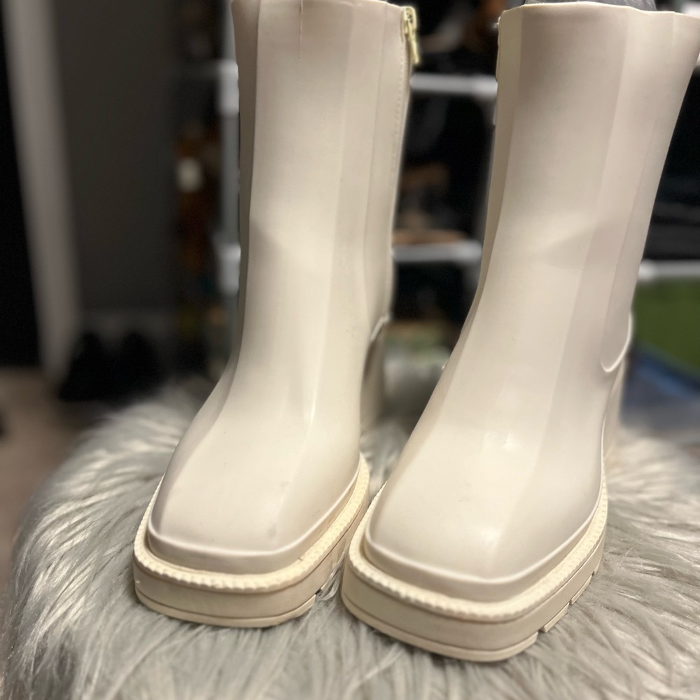 Bershka heeled ankle welly boots with square toe Size 9